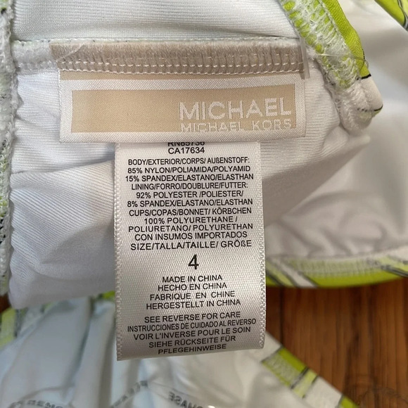 MICHAEL MICHAEL KORS Printed O-Ring Cutout One-Piece Swimsuit size 4 NWT - Picture 7 of 8